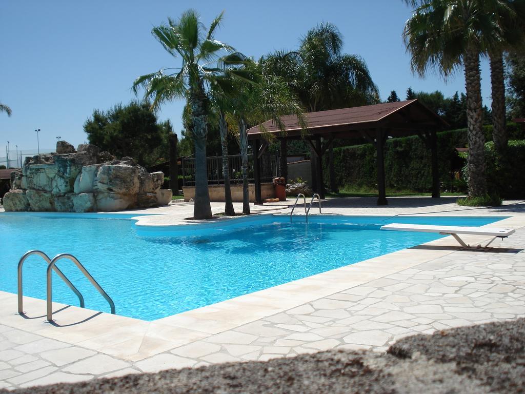 Villaggio Turistico Malibuu มันดูเรีย ภายนอก รูปภาพ