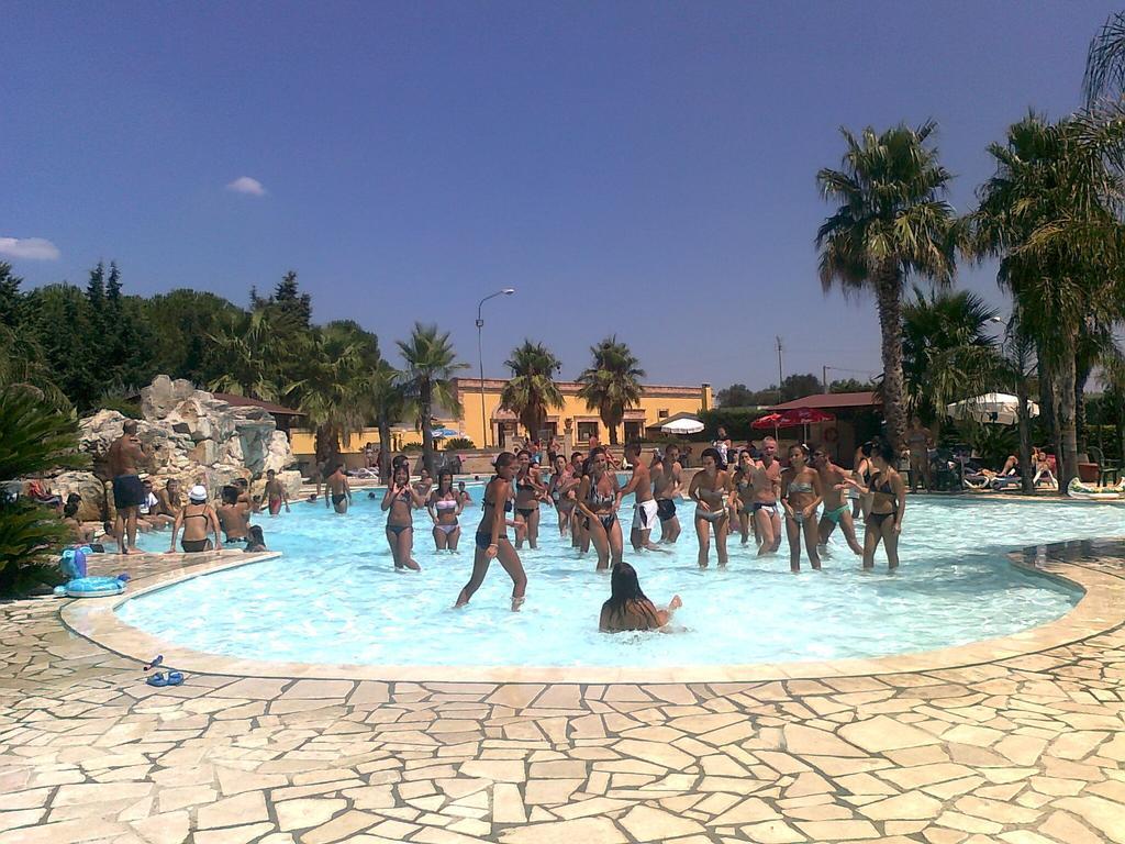 Villaggio Turistico Malibuu มันดูเรีย ภายนอก รูปภาพ
