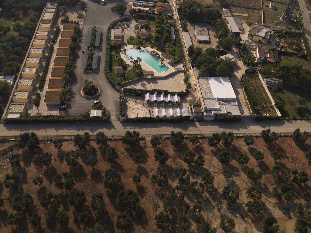 Villaggio Turistico Malibuu มันดูเรีย ภายนอก รูปภาพ