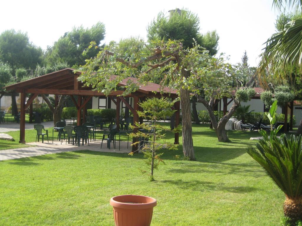 Villaggio Turistico Malibuu มันดูเรีย ภายนอก รูปภาพ