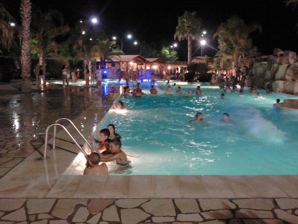 Villaggio Turistico Malibuu มันดูเรีย ภายนอก รูปภาพ